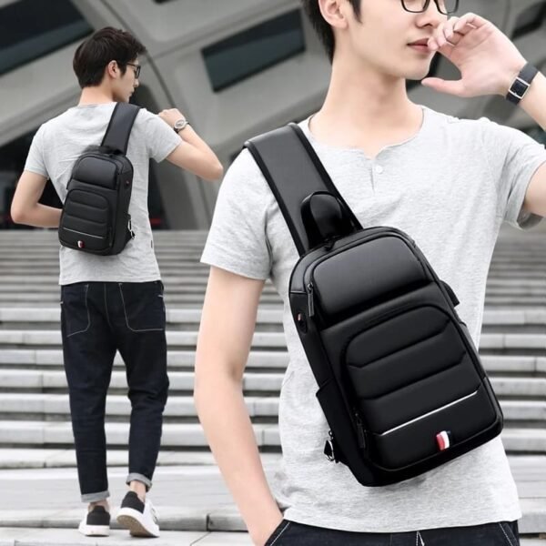 Mochila de Correa Cruzada Antirrobo Impermeable con USB - Image 4