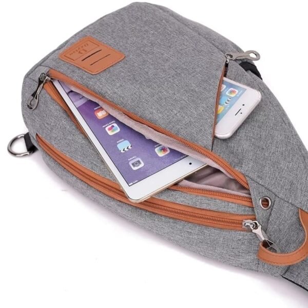 Bolsa de Pecho para Hombre con Puerto para Auriculares - Image 11