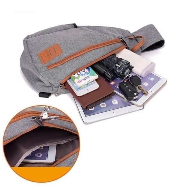 Bolsa de Pecho para Hombre con Puerto para Auriculares - Image 3